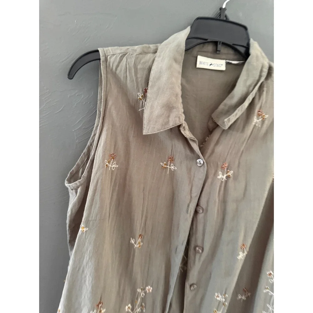 White Stag Vintage Cottage Olive Green‎ Floral Embroidered Sleeveless Button Top